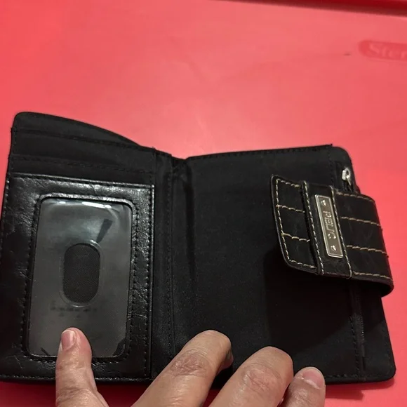 Relic Black Leather Wallet - Picture 4 of 5